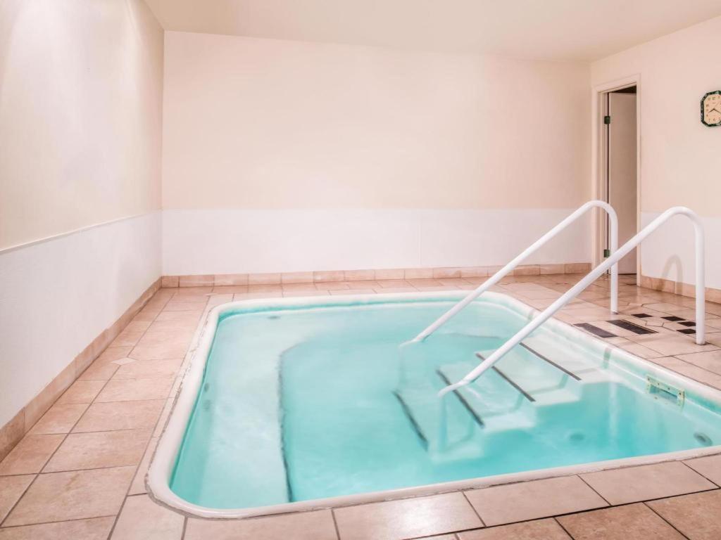 Travelodge By Wyndham Kalispell Bagian luar foto
