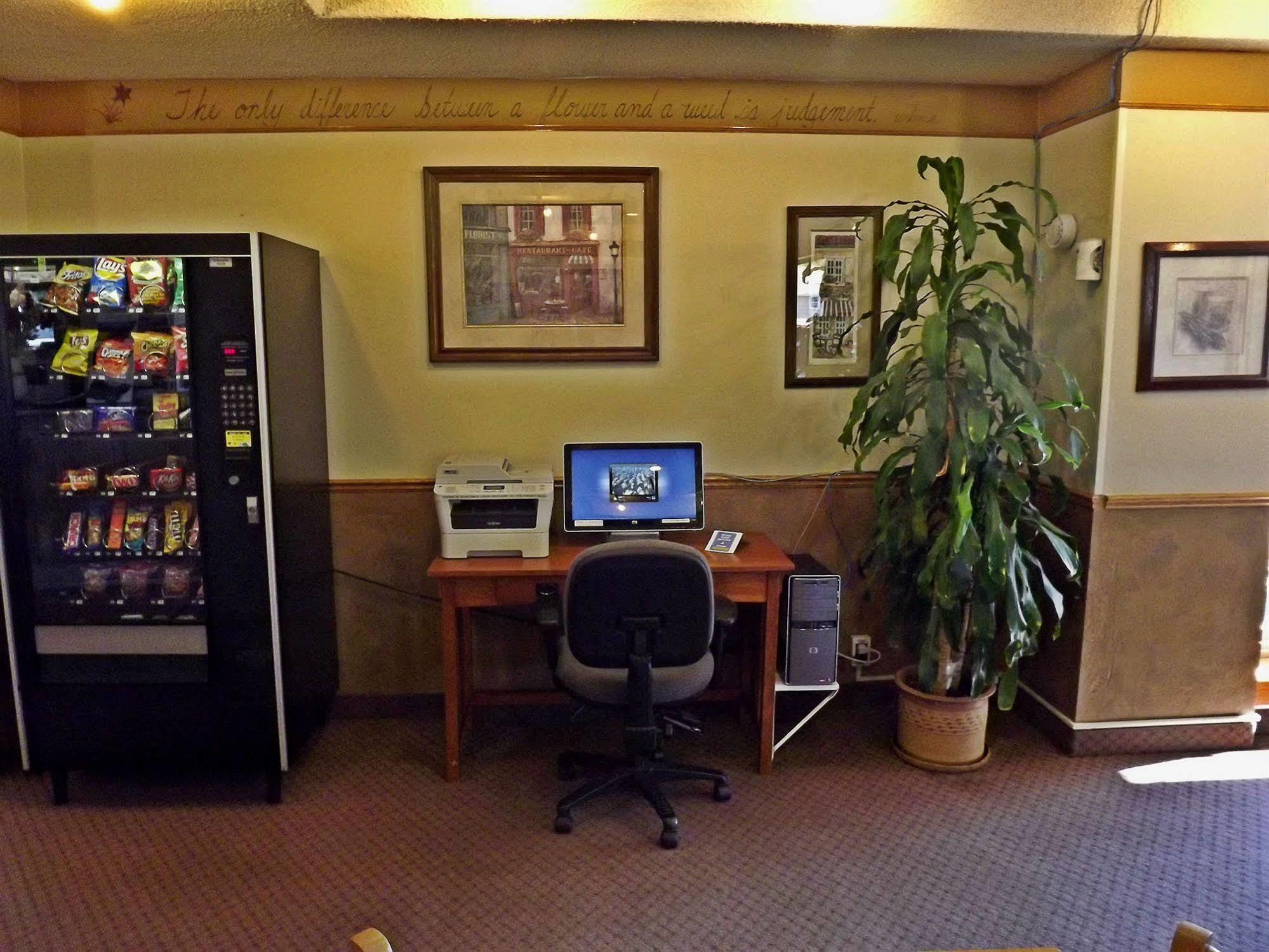 Travelodge By Wyndham Kalispell Bagian luar foto